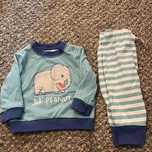 Cat & Jack sweat outfit